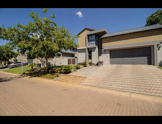 4 BEDROOM HOUSE FOR SALE IN COPPERLEAF ESTATE